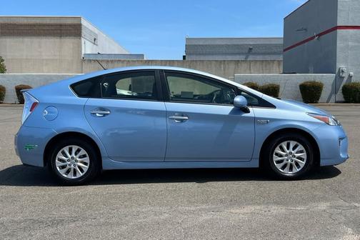 Clearwater Blue Metallic 2015 Toyota Prius Plug-in Base