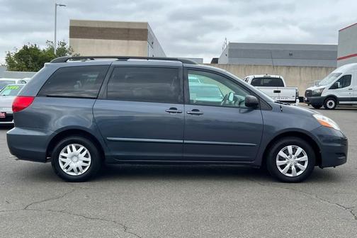 2007 Toyota Sienna LE