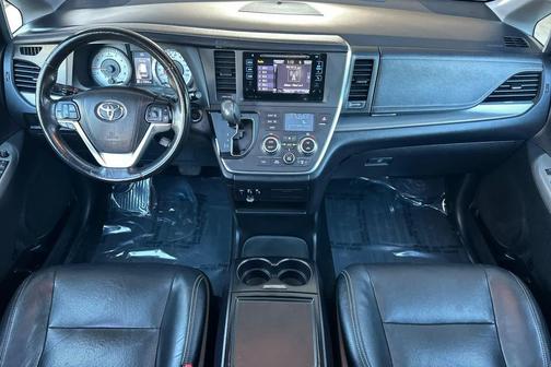 2015 Toyota Sienna SE