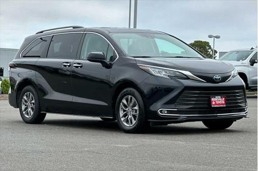 2023 Toyota Sienna XLE