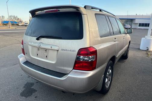 2004 Toyota Highlander Base