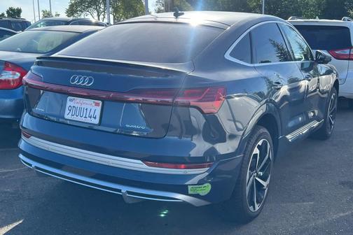 Plasma Blue Metallic 2020 Audi e-tron Sportback Prestige