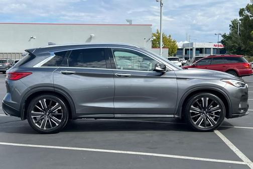 2021 INFINITI QX50 LUXE