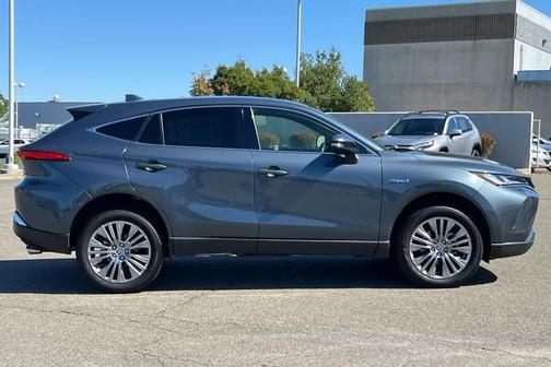 Coastal Gray Metallic 2021 Toyota Venza Limited