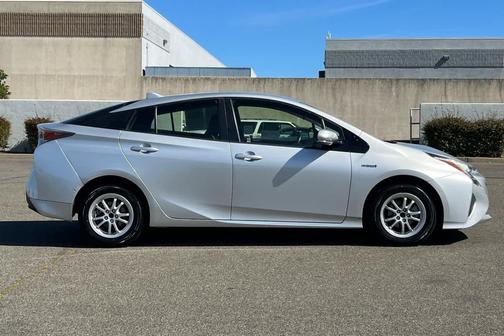 2017 Toyota Prius Four