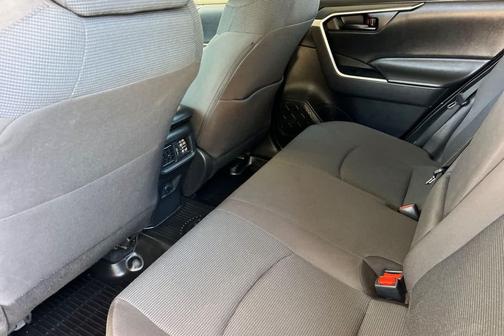 Silver Sky Metallic 2022 Toyota RAV4 Hybrid LE