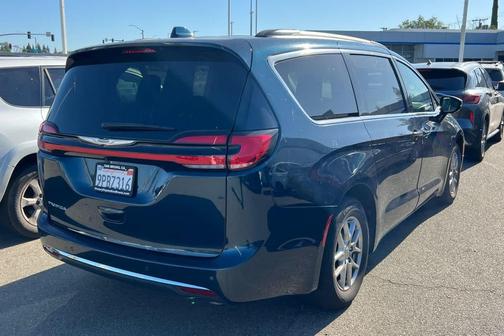 Fathom Blue Pearlcoat 2021 Chrysler Pacifica Touring