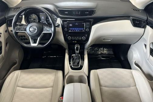 2022 Nissan Rogue Sport SV