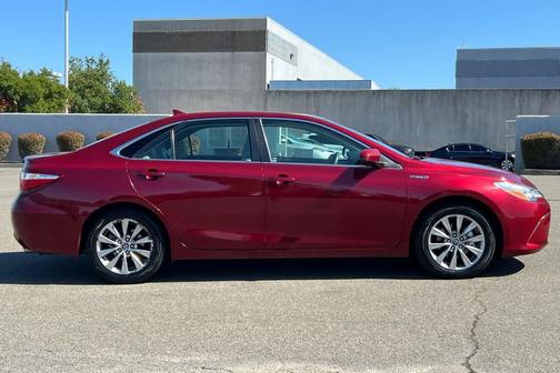 Ruby Flare Pearl 2016 Toyota Camry Hybrid XLE