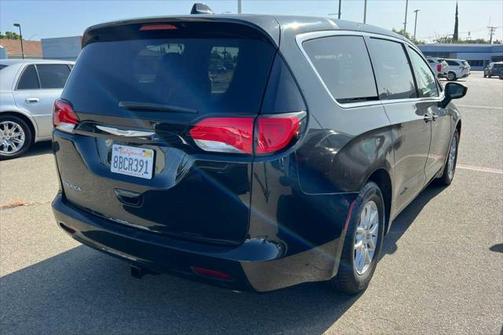 2017 Chrysler Pacifica Touring