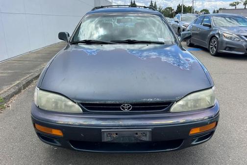 Green 1995 Toyota Camry LE