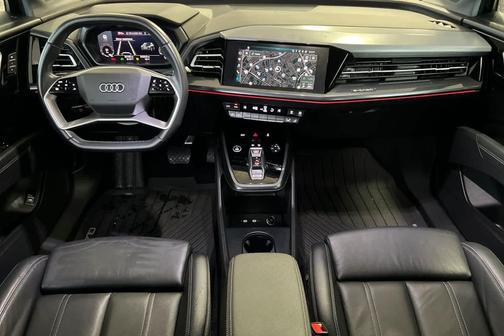 2022 Audi e-tron Premium Plus