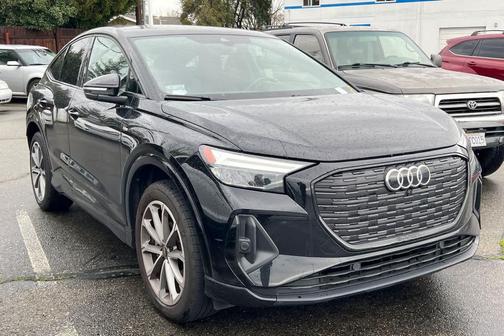 2022 Audi e-tron Premium Plus