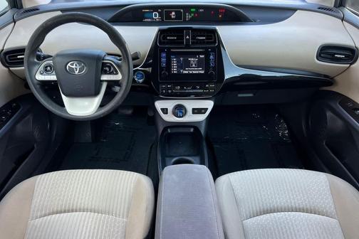 Blizzard Pearl 2018 Toyota Prius One