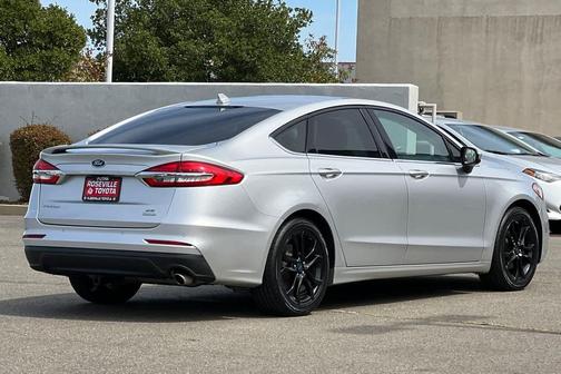 Ingot Silver Metallic 2019 Ford Fusion SE