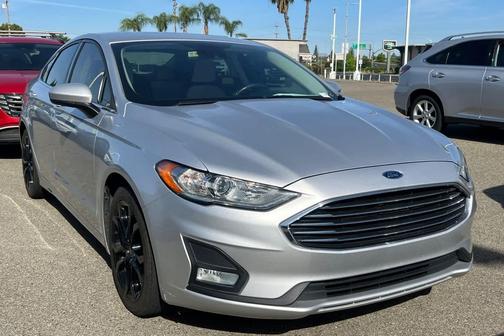 Ingot Silver Metallic 2019 Ford Fusion SE
