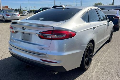Ingot Silver Metallic 2019 Ford Fusion SE