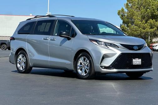 2021 Toyota Sienna XSE 7 Passenger