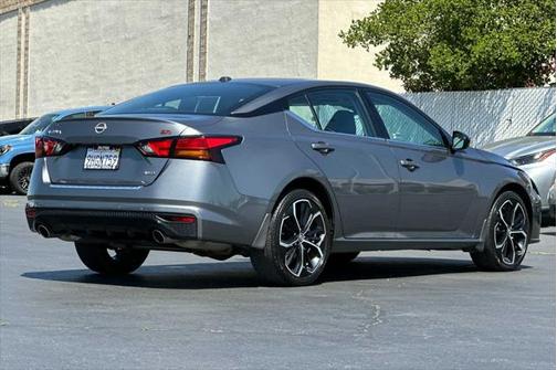 2023 Nissan Altima SR Intelligent AWD