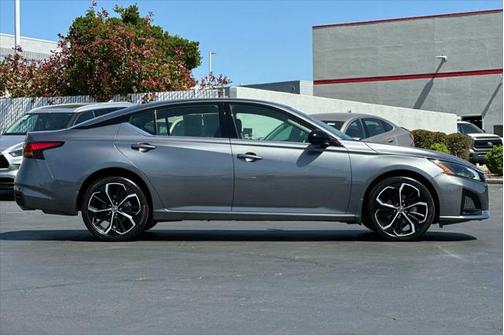 2023 Nissan Altima SR Intelligent AWD