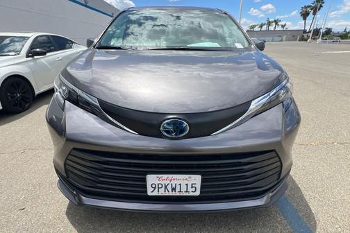 Predawn Gray Mica 2024 Toyota Sienna LE