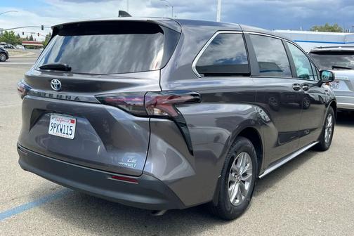 Predawn Gray Mica 2024 Toyota Sienna LE