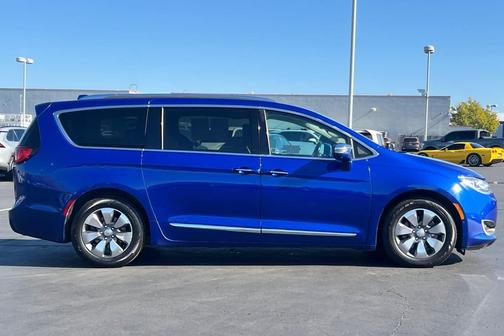 2018 Chrysler Pacifica Hybrid Limited