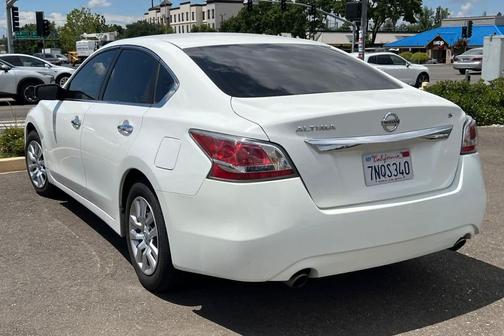 Solid White 2015 Nissan Altima 2.5 S