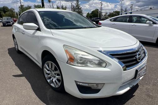 Solid White 2015 Nissan Altima 2.5 S