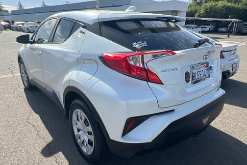 Blizzard Pearl 2019 Toyota C-HR LE