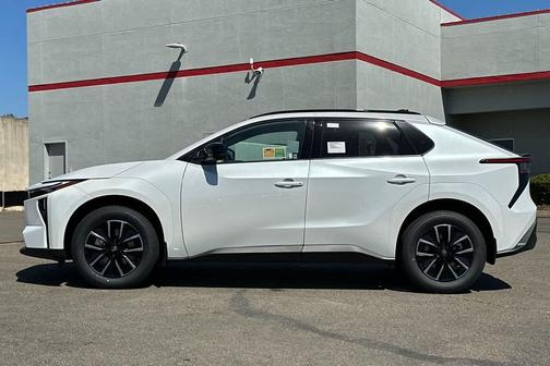 Wind Chill Pearl 2026 Toyota bZ XLE Plus