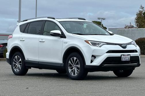 2018 Toyota RAV4 Hybrid XLE