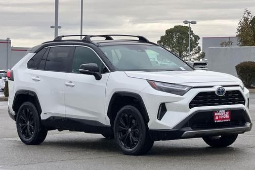 2022 Toyota RAV4 Hybrid SE