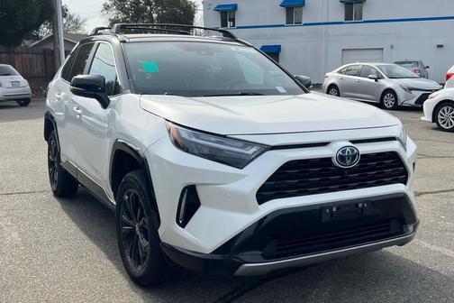 2022 Toyota RAV4 Hybrid SE