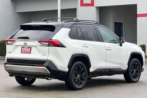 2022 Toyota RAV4 Hybrid SE