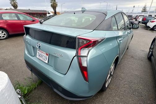 2016 Toyota Prius Three Touring