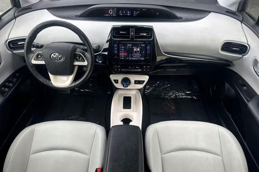 2016 Toyota Prius Three Touring