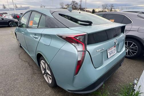 2016 Toyota Prius Three Touring