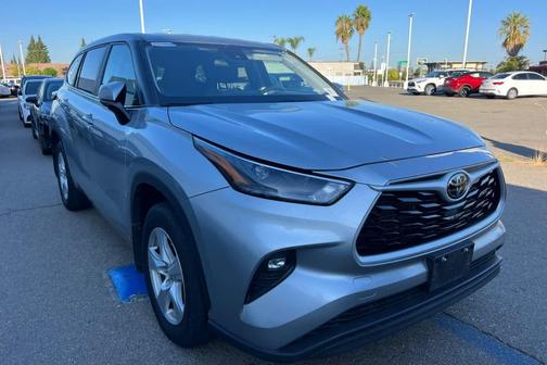 2024 Toyota Highlander LE