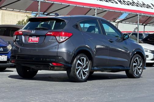 Modern Steel Metallic 2019 Honda HR-V Sport