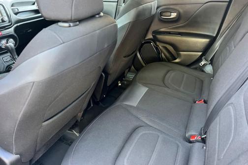 2017 Jeep Renegade Altitude