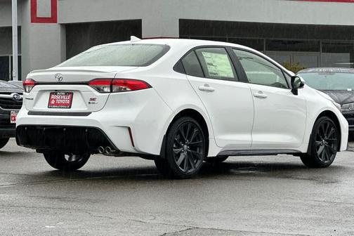 2026 Toyota Corolla Hybrid SE