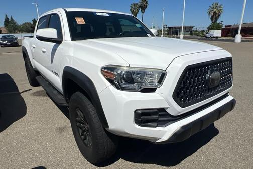 Super White 2018 Toyota Tacoma TRD Off Road