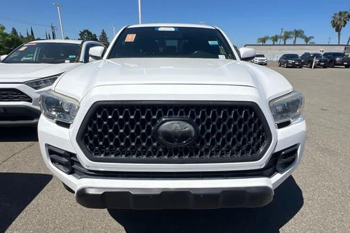 Super White 2018 Toyota Tacoma TRD Off Road