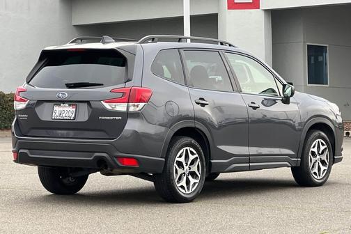 2024 Subaru Forester Premium