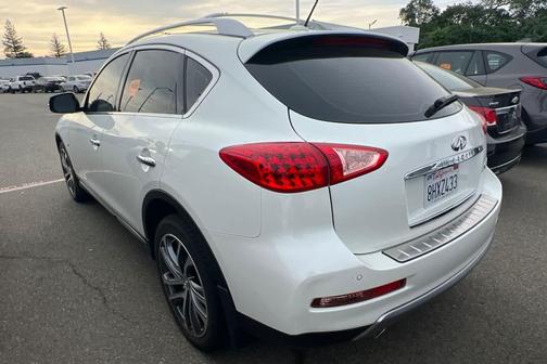 2016 INFINITI QX50 Base