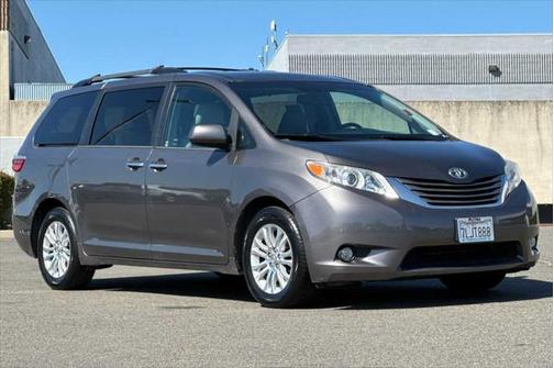 2015 Toyota Sienna XLE