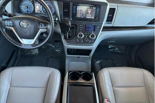 2015 Toyota Sienna XLE