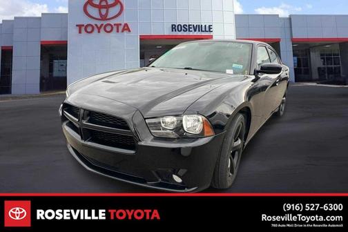 Pitch Black 2014 Dodge Charger SXT