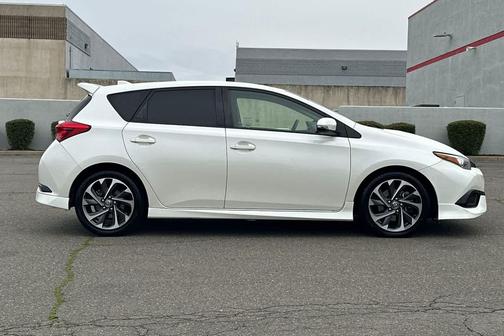 2017 Toyota Corolla iM Base